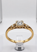 Vintage Fine Gold Ring with Cubic Zirconia