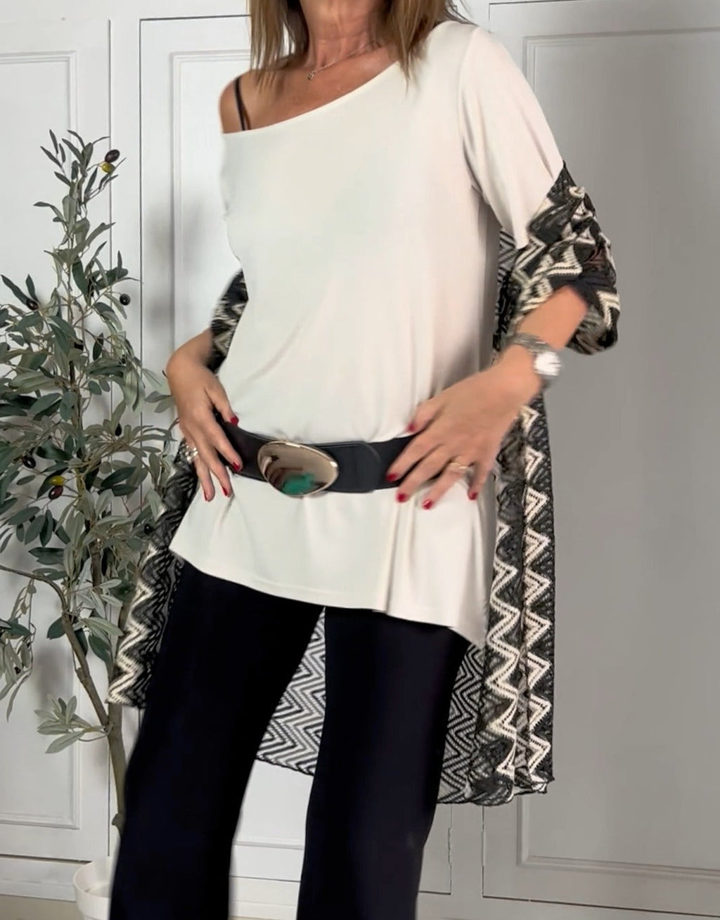 LOLA™ Short Sleeve Blouse