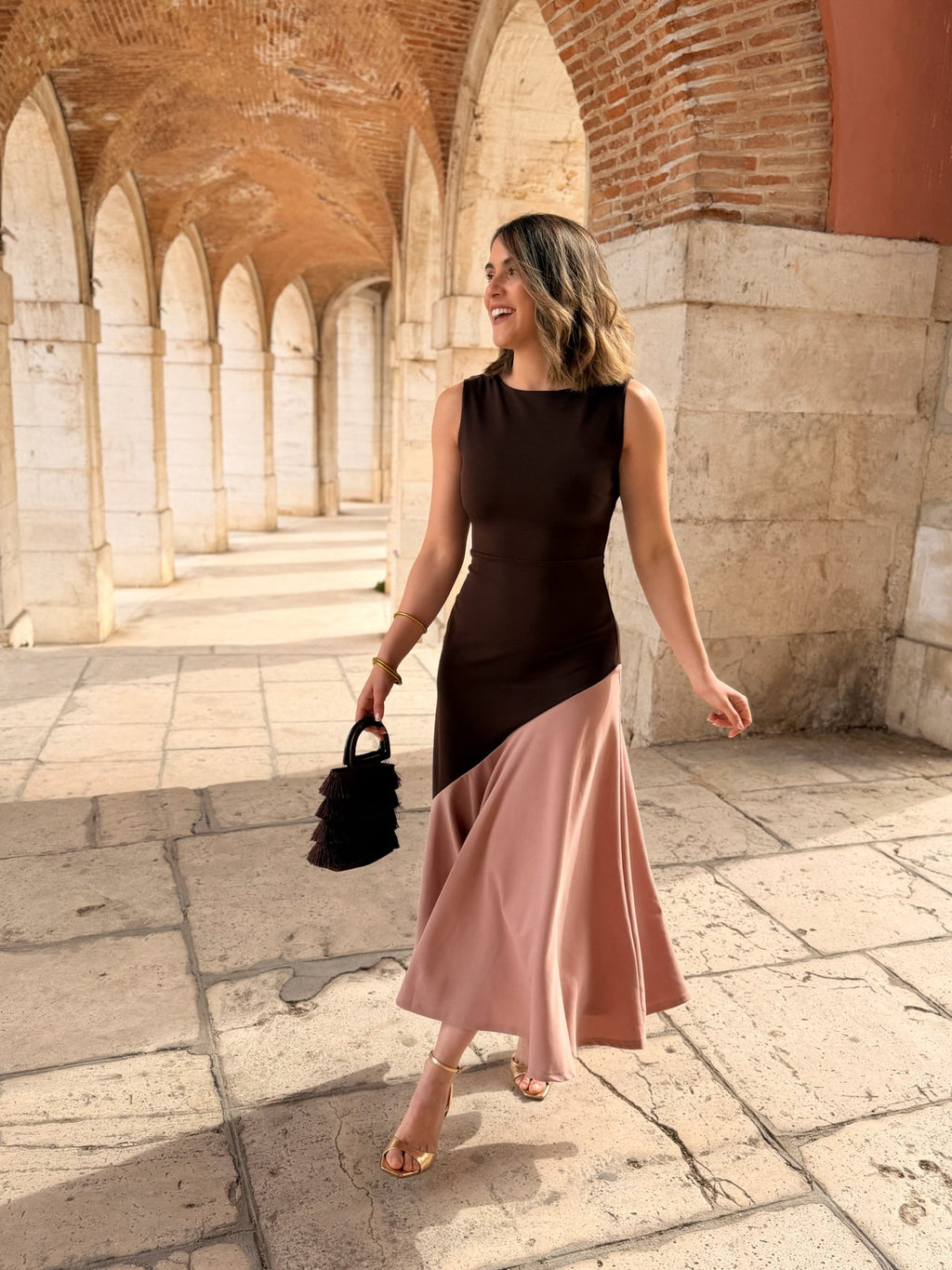 Vestido marrón y maquillaje| Aurelia